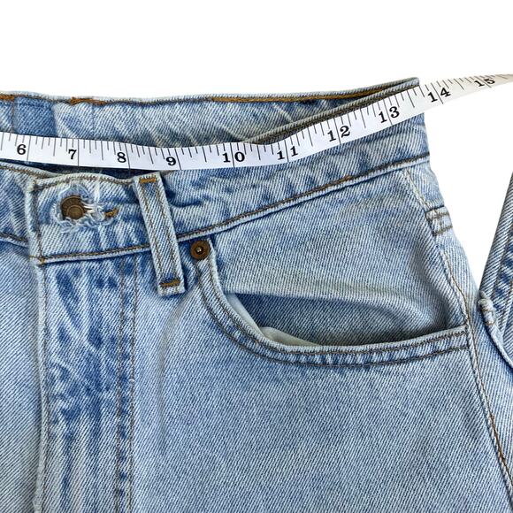 Lenny Upcycled Vintage Levi’s Jeans Light Wash Distressed Mom Jeans 90s Retro - Picture 11 of 16